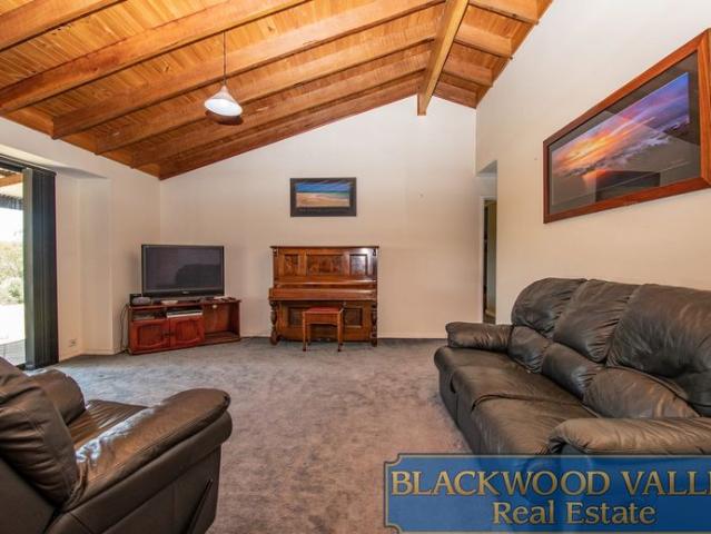 House for rent in Kangaroo Gully, Western Australia