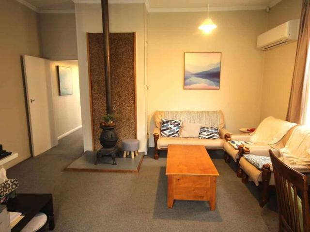 House for rent in Otakou