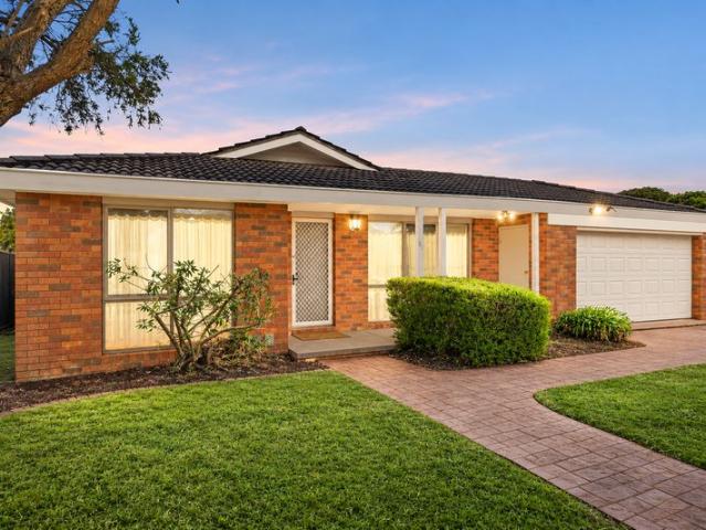 House for sale in Blossom Park, Melbourne