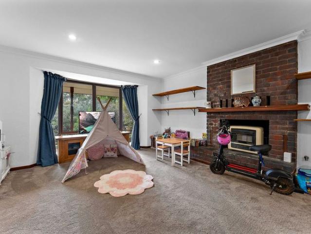 House for rent in Gooseberry Hill, Western Australia