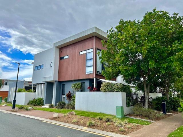 Townhouse for rent in Fernbrook, Queensland