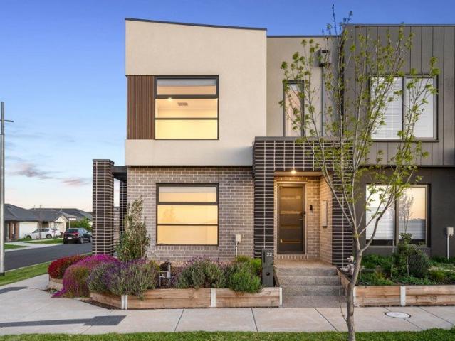 Townhouse for sale in Jubilee, Melbourne
