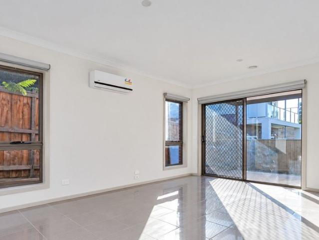 House for rent in The Range Croydon, Melbourne