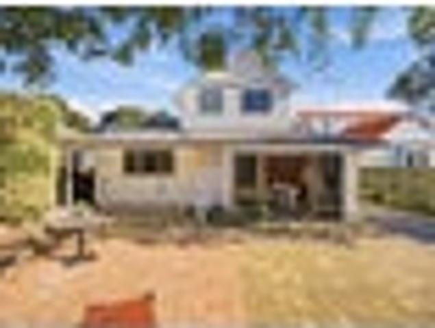 House for sale in Days Bay, Wellington