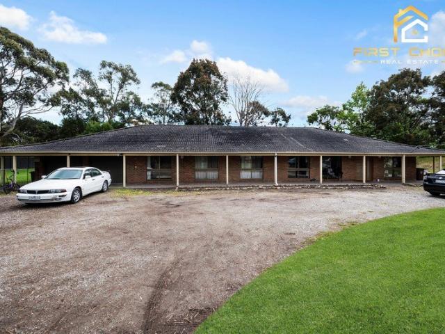 Cottage for sale in Camerons Creek, Victoria