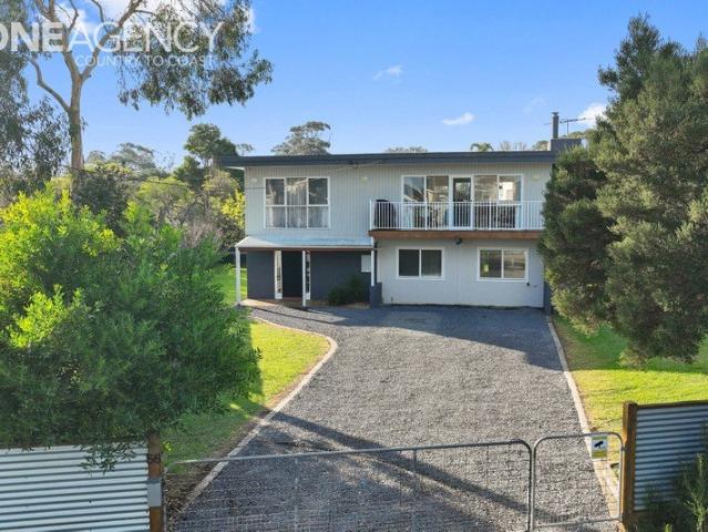 House for sale in Cowes, Victoria
