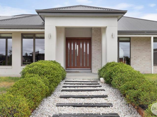 House for sale in Cardigan Village, Victoria