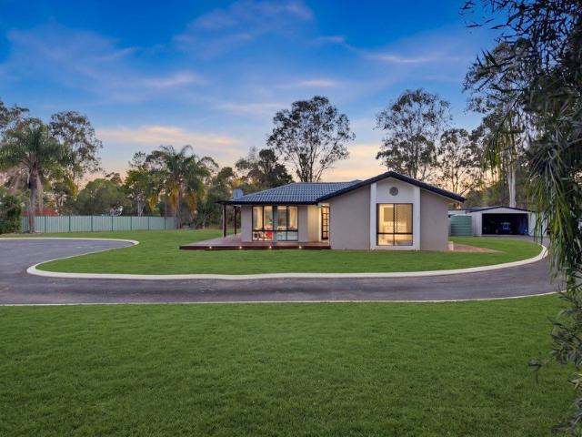 Cottage for sale in Toombul, Queensland