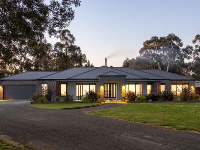 House for sale in Enfield