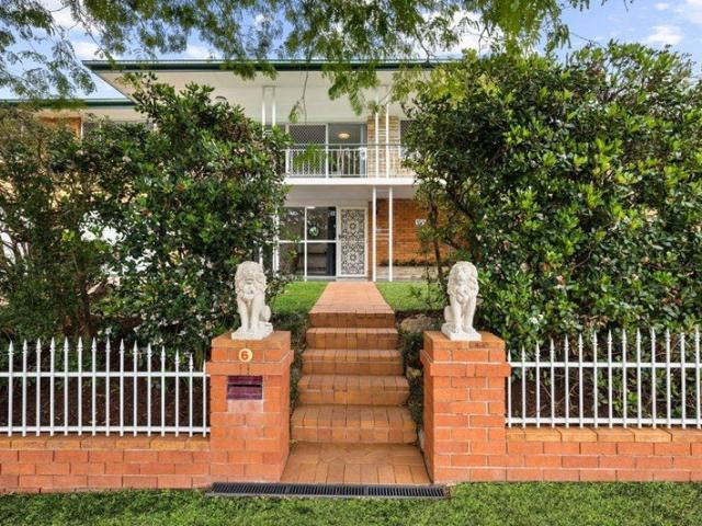 House for sale in Mansfield, Greater Brisbane
