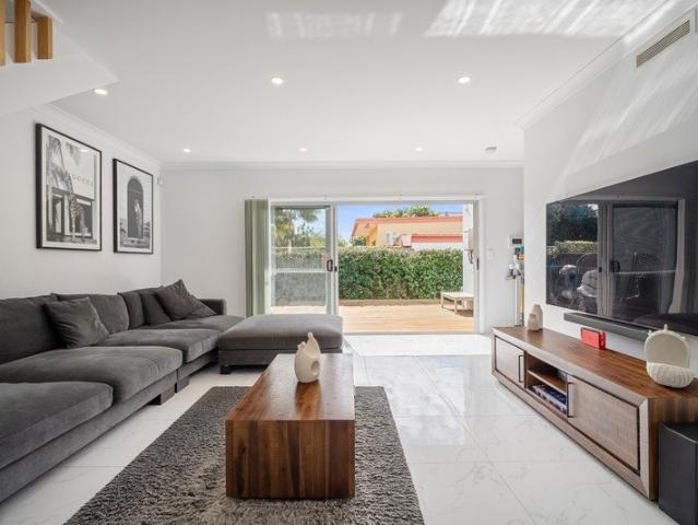 Townhouse for sale in Sutherland, New South Wales