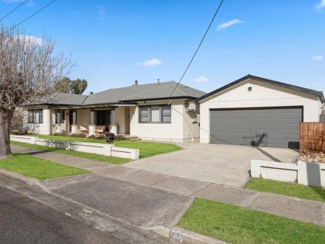 House for sale in Brisbane Grove, New South Wales