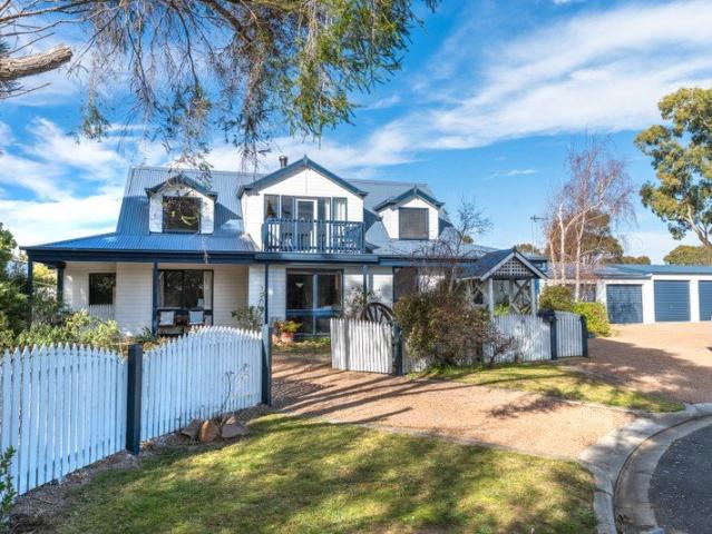 House for sale in Newlands Arm, Victoria