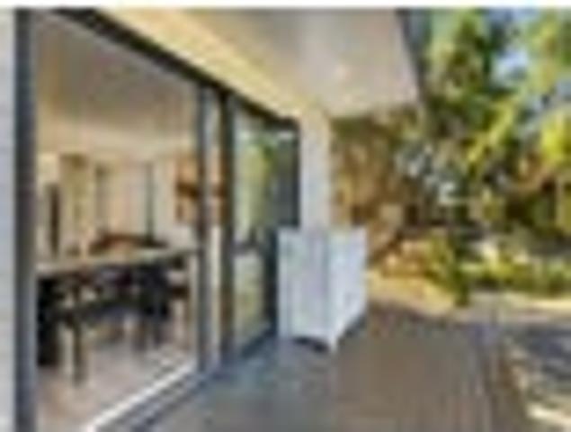 Townhouse for sale in Point England, Oroua County