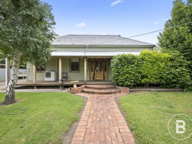 House for sale in Victoria