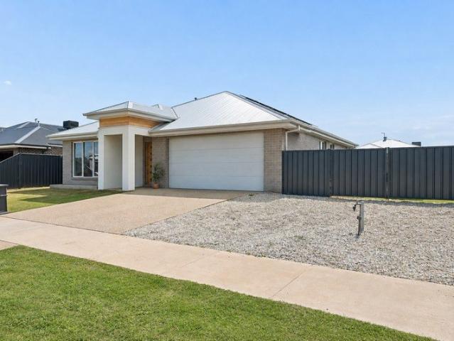 House for sale in Yarrawonga, Shire of Moira