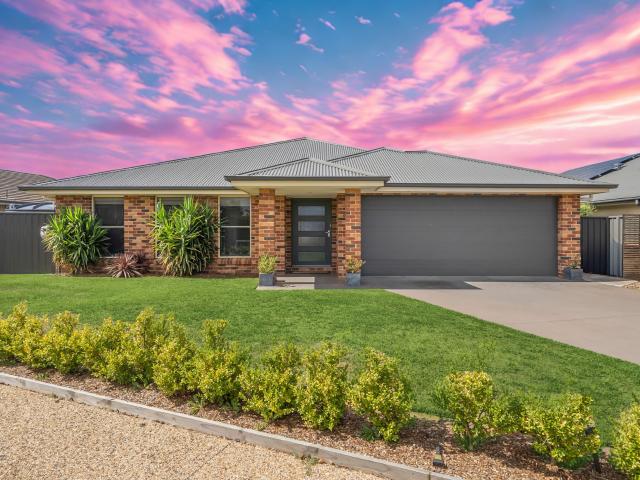 House for sale in Brisbane Grove, New South Wales