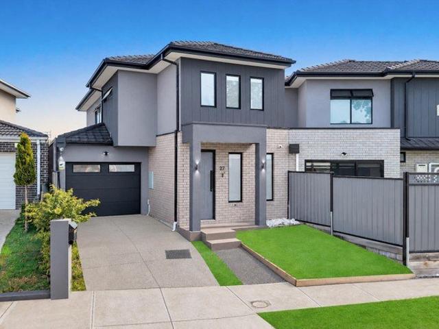 Townhouse for sale in Dallas, Melbourne