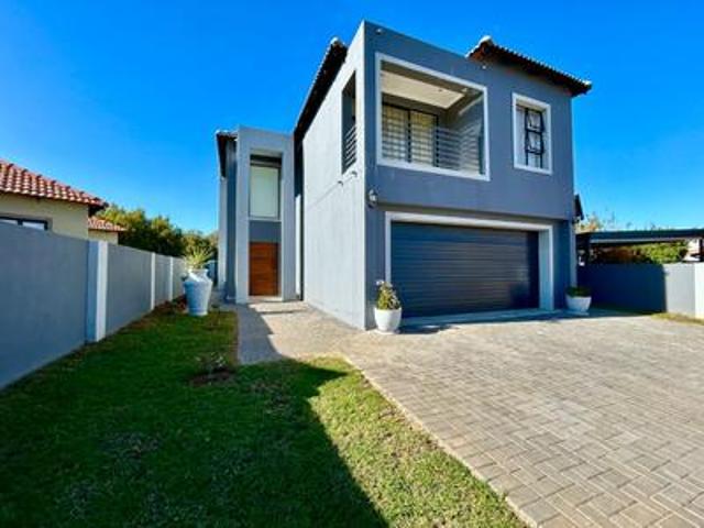 House for sale in Hartbeespoort Dam Nature Reserve, North West