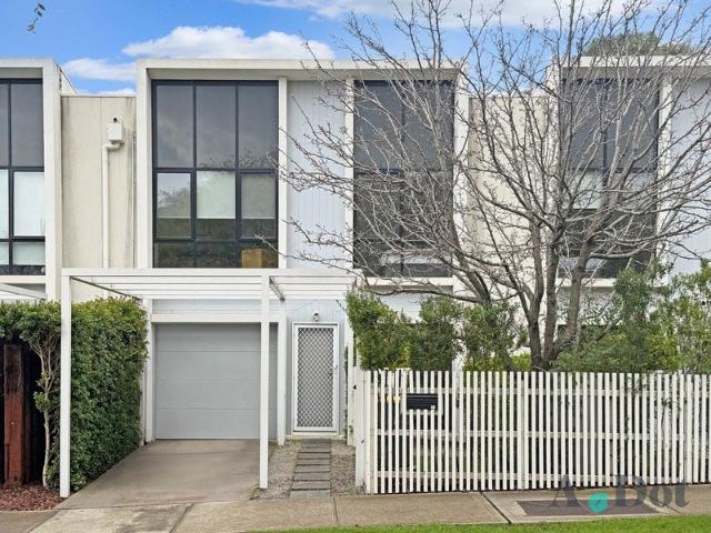Townhouse for sale in Camerons Creek, Victoria
