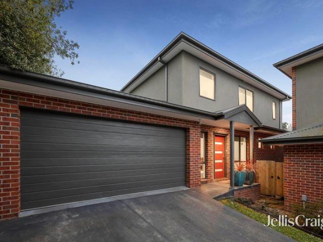 Townhouse for sale in Chirnside Park Country Club Estate, Melbourne
