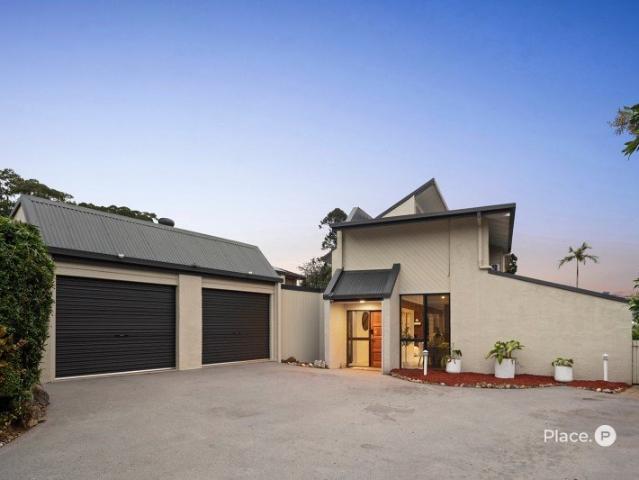 House for sale in Carindale, Greater Brisbane