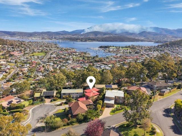 House for sale in Lindisfarne, Hobart
