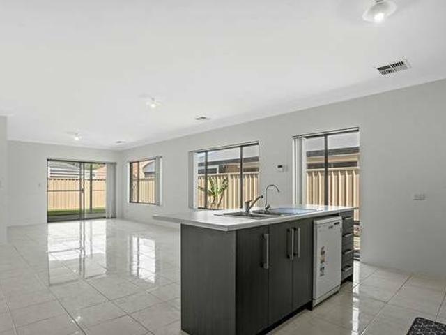 House for rent in Cockburn, Western Australia