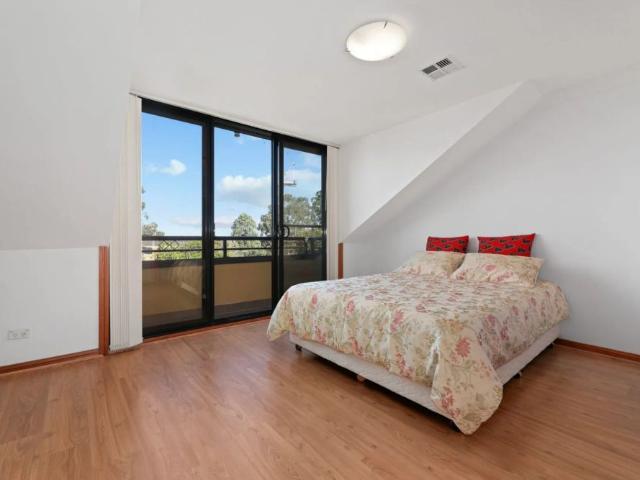 Townhouse for rent in Sydney, New South Wales