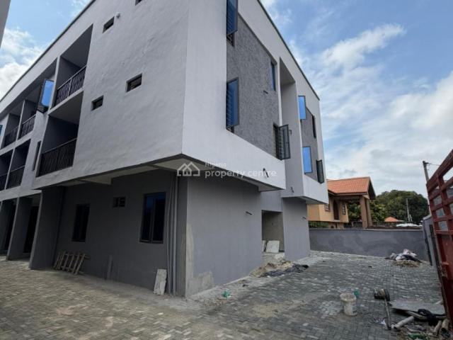 Flat for rent in Eti Osa, Lagos