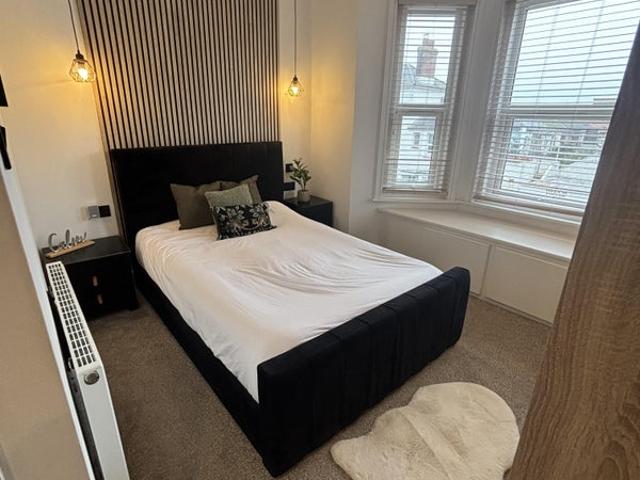 Studio for rent in Roselands, Eastbourne