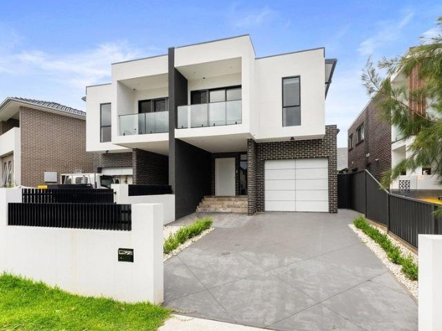 Duplex for rent in Sydney, New South Wales