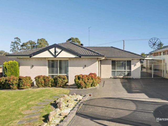 House for rent in St Helens Park, Sydney