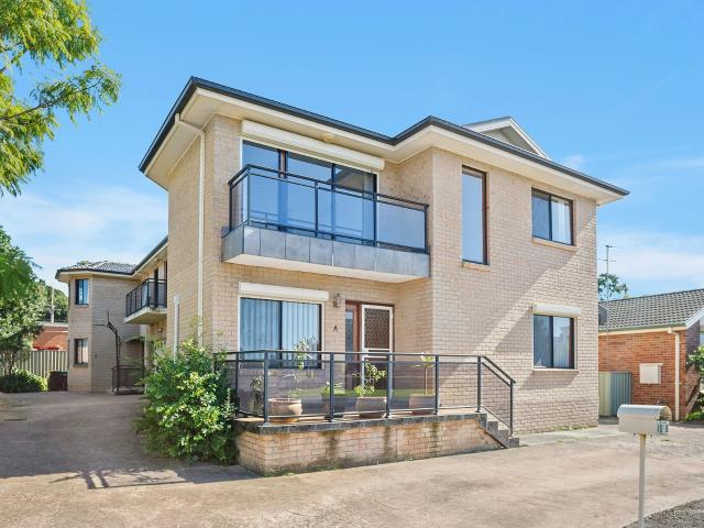House for rent in Wollongong West, New South Wales