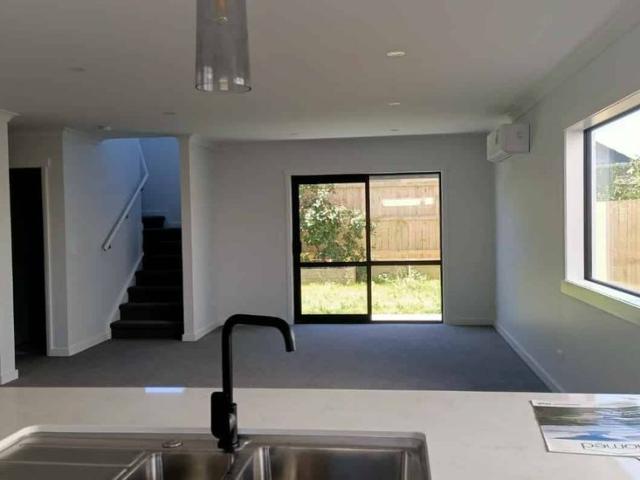 Townhouse for rent in Harrowfield, Hamilton City