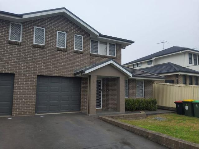 Townhouse for rent in Sydney, New South Wales