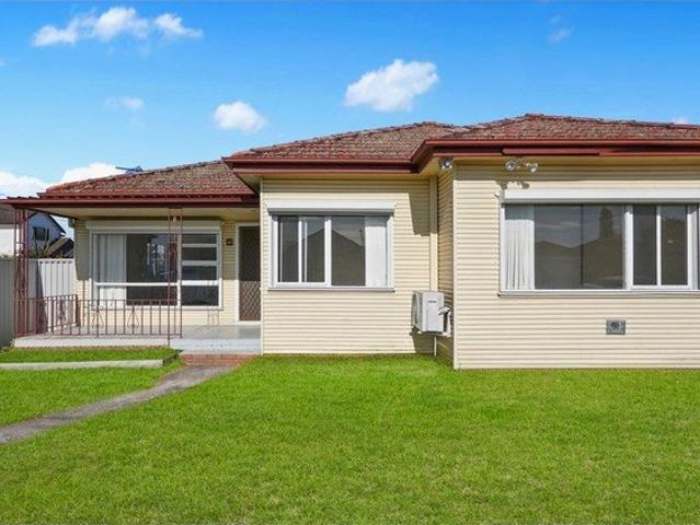 House for rent in Canley Heights, Sydney