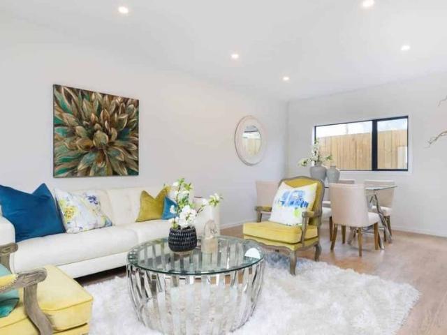 Townhouse for rent in New Lynn, Oroua County