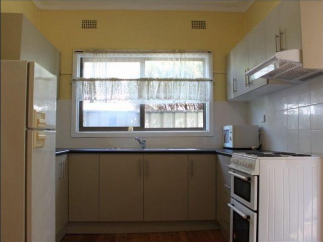 House for rent in Wollongong West, New South Wales