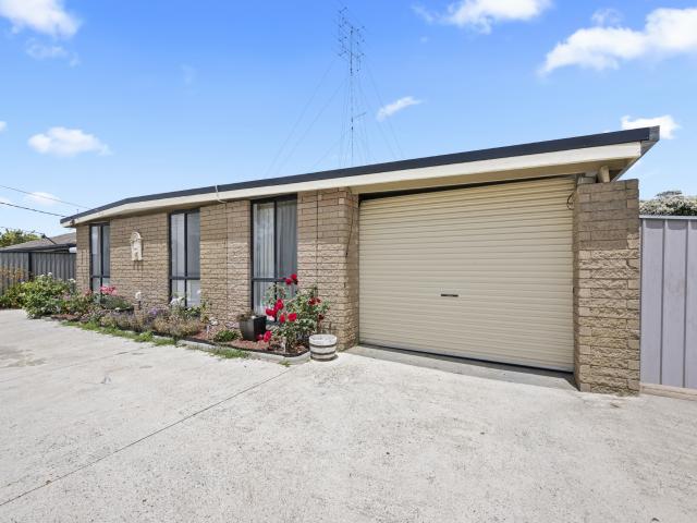 House for rent in Wendouree, Ballarat