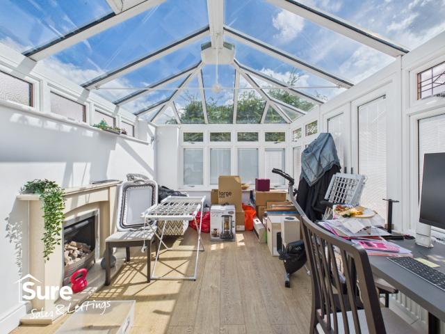 House for rent in Pouchen End, Hertfordshire