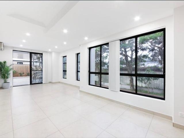 Townhouse for rent in Sydney, New South Wales