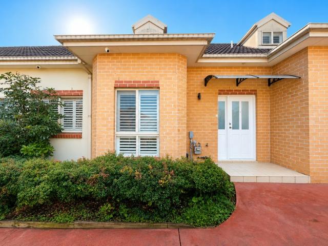 Townhouse for rent in Sydney, New South Wales