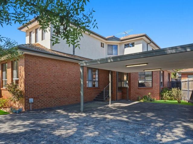 Townhouse for rent in Balwyn North, Melbourne