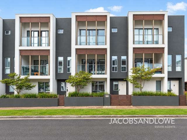 Townhouse for rent in Mornington, Melbourne