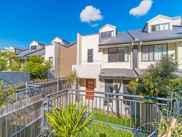 Townhouse for rent in Sydney, New South Wales