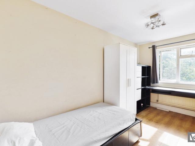 Apartment for rent in Ocean Estate, Mile End