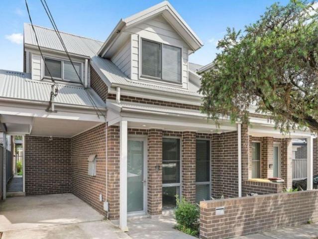 Duplex for rent in Sydney, New South Wales