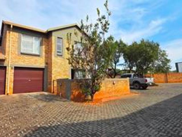 Townhouse for sale in Nooitgedacht, Gauteng