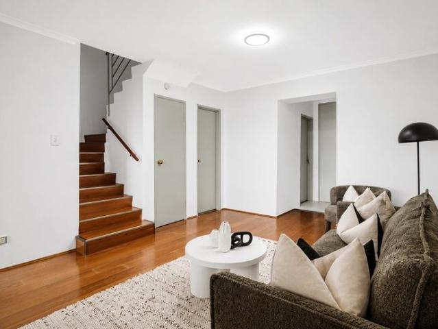 Townhouse for rent in Sydney, New South Wales
